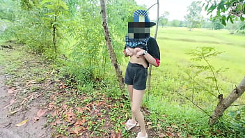 สาวไทยใจกล้าเดินโชว์หีริมถนน เสียงครวญครางสุดเร่าร้อน