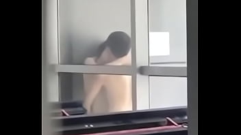 北邮体育馆门事件：激情四射的偷欢秘闻