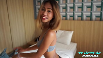 Tuktuk Patrol Bangkok Thai Babe Dihujani Kontol Sampai Penuh