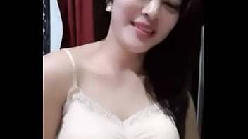 Gadis Indo Yang Menggoda Dan Menggairahkan