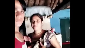 Menyusu Buah Dada Bhabhi Yang Ranum