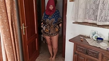 Bercinta Dengan Berhijab Untuk Satu Pria Kulit Putih