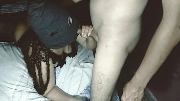 Istri Temanku Menghisap Batang Kemaluanku