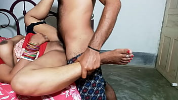 पत्नी के ऑफिस जाते ही पति ने नौकरानी को ज़ोरदार तरीके से चोदा, गर्मागर्म हिंदी आवाज़ में