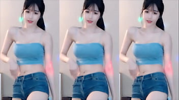 Cô Nàng Trung Quốc Uốn éo Thân Hình Nóng Bỏng Khiến Anh Em Căng Cứng Không Kiềm Chế