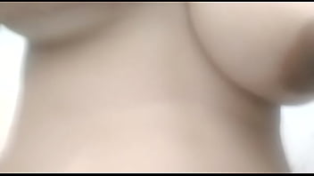 Desi Bhabhi India Seksi Dengan Payudara Besar Lagi Goyang-goyang Sendiri Buat Pacarnya