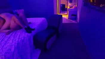 Amburadul Di Motel, Ibu Muda Doyan Dihajar Dua Kontol