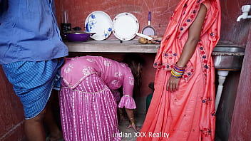 Keluarga Tiriku India Yang Hot Di Dapur