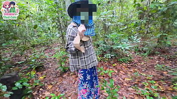 สาววัยรุ่นไทยเดินหาของป่าแต่กลับโดนจับเย็ดหีจนครางลั่นป่า