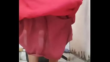 Bibir Merah Genit Yang Menggoda