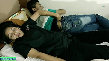Berbagi Ranjang Dengan Kakak Tiriku! Bercinta Panas Dan Liar Dengan Suara Hindi Yang Menggairahkan