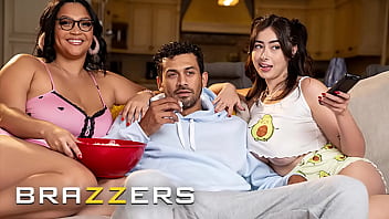 Malam Nonton Bareng Berubah Jadi Adu Mesra Tiga Sekawan Ashlyn Peaks Dan Chloe Surreal