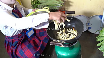 Kisah Mesum Gila-gilaan Dengan Adik Tiriku Yang Suka Ngentot