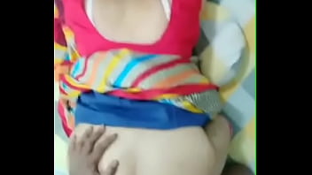 Meniduri Bhabhi Desa Yang Menggoda