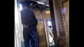 Perselingkuhan Mesra Bhabhi Tersesat Dengan Pria Di Dalam Kereta Bangladesh