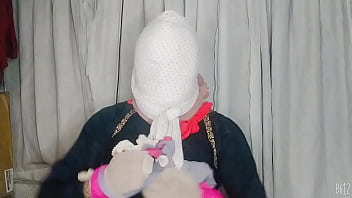 Gadis Berhijab Mengikat Dirinya Sendiri Dengan Nafsu