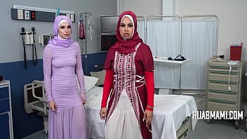 Dokter Bule Haram Ngentotin Istri Arab Sampai Muncrat Saat Periksa Kesuburan