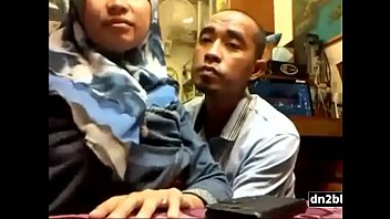 Tosca Hijab Melayu Ahli Sedot Memek Sampai Muncrat