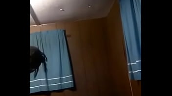 Tubuh Montok Wanita Hispanik Berjongkok Untuk Ngentot Dengan Pria Negro Dari Craigslist