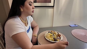 Adik Tiri Turki Bergoyang Pantat Besarnya Digoyang Kakak Tirinya Usai Makan Siang – Film Panas Amatir