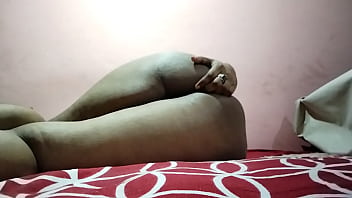 Menggoda Desi Bhabhi Panas Dengan Lidah Di Kemaluannya