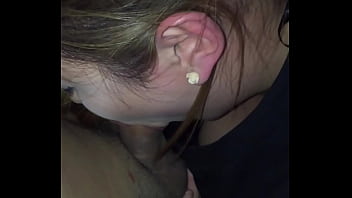 Gadis Inggris Keturunan Tionghoa Menghisap Kontol Dengan Panas Dan Liar