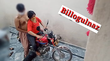 Teman Gila Ngentot Di Atas Motor Dengan Suara Erang Hindi