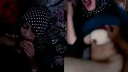 Guru Berjilbab Dihardiki Muridnya Sampai Teler