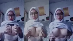 Jilbab Putih Dibuka, Togek Gede Nurul Maisarah Menggoda