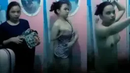 Mengintip Goyangan Tante Kos Yang Menggoda