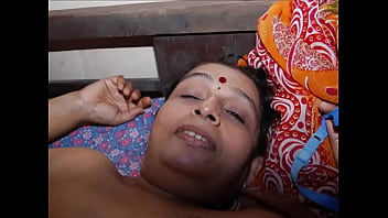 Ibu Rumah Tangga India Yang Menggoda