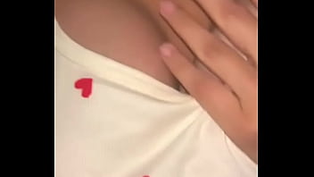 Gadis Arab Berjilbab Meremas Dan Menggoyangkan Payudara Besarnya | Perempuan Muslim Jalang Telanjang Dadanya