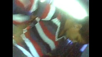 Tetesan Keringat Di Lembah Payudara Desi