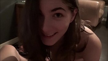 Adik Tiri Menangkap Kakak Tirinya Nonton Film Bokep Waria – Molly Jane – Terapi Keluarga