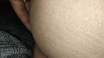 Istri Desi Yang Menggoda Dan Siap Melayani