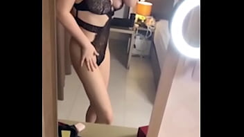 Kompilasi Panas Dan Mesra: Gadis Amatir Mewah Arab Putih Salju Los Angeles Usa Bermasturbasi, Menari, Dan Berpose