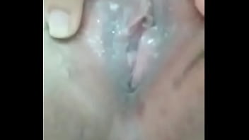 Gadis Cina 19 Tahun Perawan Memamerkan Memek Sempitnya