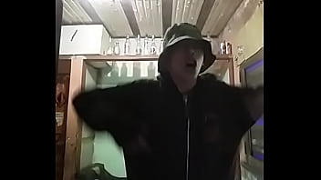 Mengerang Seperti Pelacur Kesepian