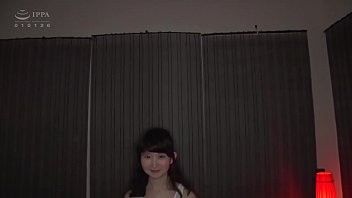 Gadis Jepang Muda Mungil Digunakan, Diperlakukan Kasar Dan Dihardcore Dengan Keras