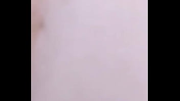 Gadis Remaja Asia Digituin Sambil Jalan-jalan Di Hutan