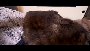 Ibu Tiri Membantu Mengatasi Hormon Nakal Dengan Cara Yang Menggoda