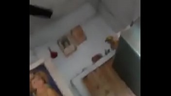 Cewek Dan Bhabhi Berkomentar Dengan Gaya Yang Menggoda