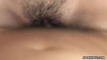 Gadis Asia Ranum Digiliri Sampai Basah Dan Memeknya Bergetar Menahan Nikmat