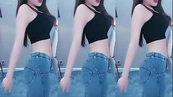 Vũ điệu Rung Lắc Mông Gợi Tình Của Cô Gái Trung Quốc đang Khao Khát