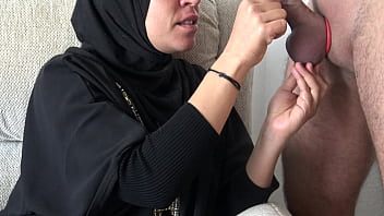 Nyonya Tua Prancis Arab Yang Hidup Di Marseille Dan Suka Ditipu