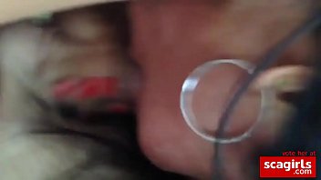 Pelacur Asia Mengulum Dan Menumpahkan Air Mani Di Mulutnya