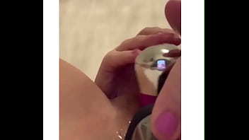 Gadis Arab Perawan 18 Tahun Dari Beverly Hills Kehilangan Virginity Dengan Mainan Seks Dan Penetrasi Pussy Dalamnya