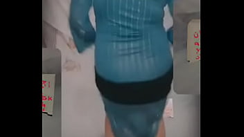 Gadis Arab Melepas Baju Dansanya. Ya Ampun, Tubuhnya Cantik Sekali Dan Pantatnya Besar