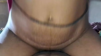 Desi Istri India Ngentot Keras Dan Pantatnya Dikocok Kontol