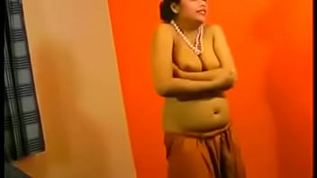 Istri India Desi, Rupali Bhabhi Menggoda Dengan Telanjang